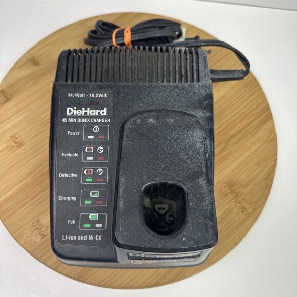 DieHard 315.259260 14.4V-19.2V 45 Min Quick Battery Charger Li-Ion‎ & Ni-Cd C3 - Picture 1 of 8